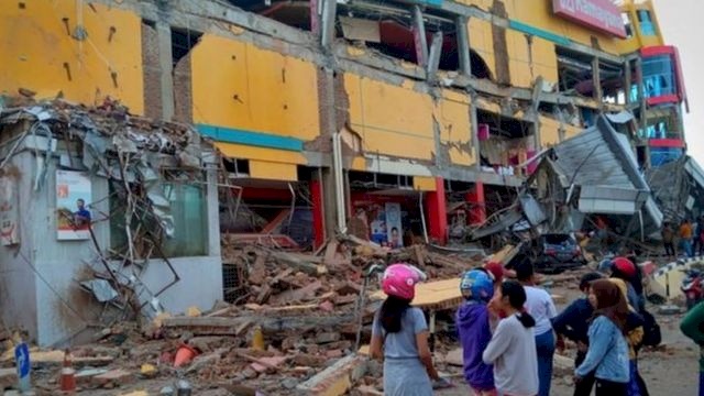 ارتفاع حصيلة ضحايا زلزال إندونسيا إلى 310 قتلى