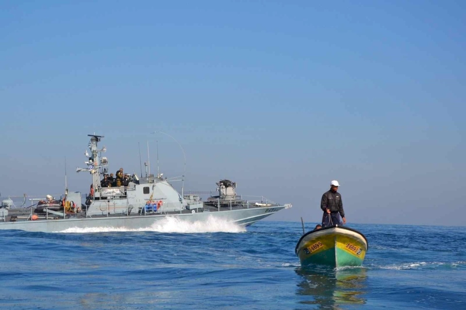 بحرية الاحتلال تعتقل 4 صيادين شمال قطاع غزة