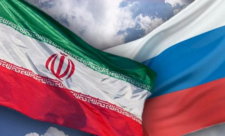 أول دفعة من السياح الروس تدخل إيران بعد إلغاء التأشيرة