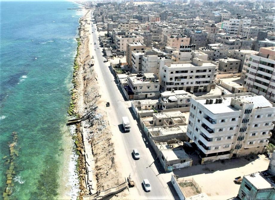 غزة: الأشغال توافق على تظلمات أهالي منطقة "عنق الزجاجة" في مخيم الشاطئ