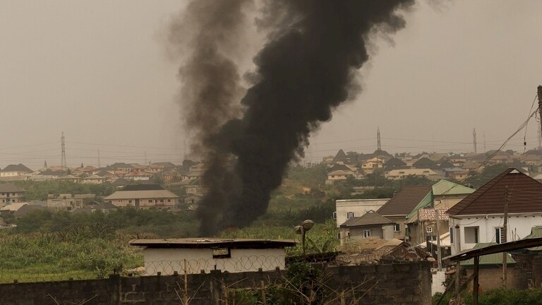 حرق قس كاثوليكي حيا شمالي نيجيريا