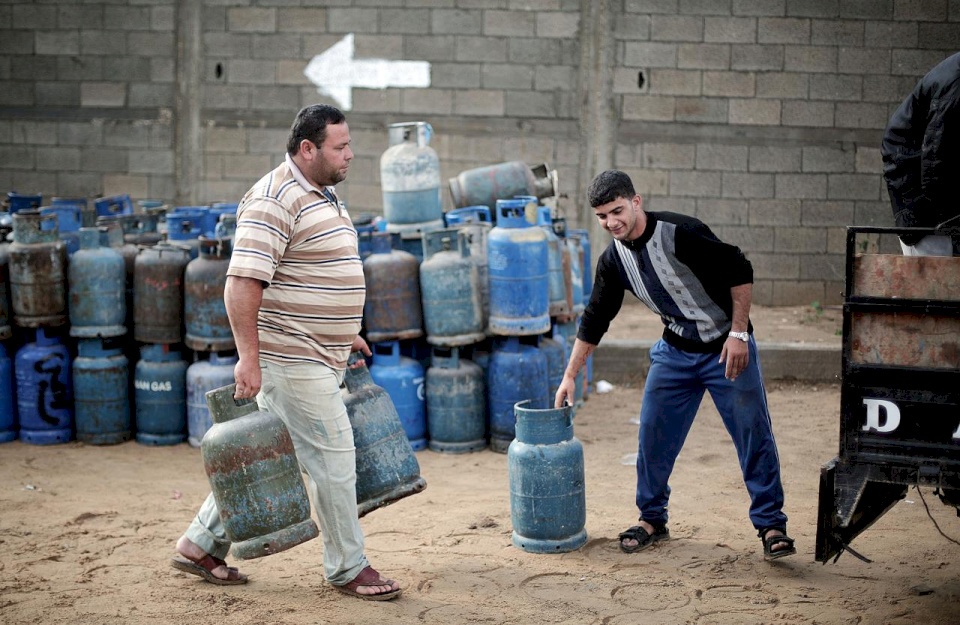 أزمة غاز مرتقبة في غزة..محطات التعبئة تضرب عن العمل 