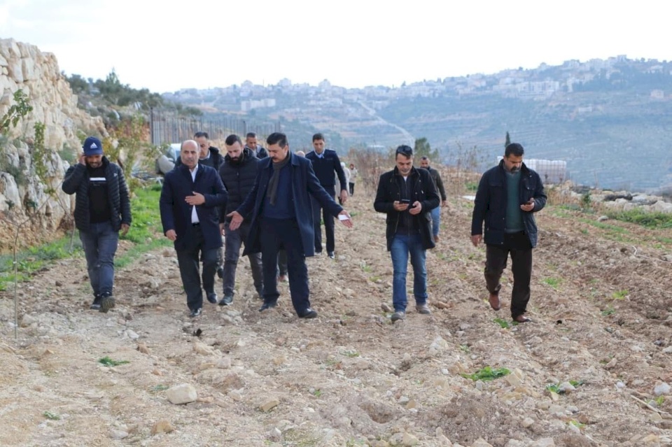  وزير الزراعة ووزير القدس يتفقدان أحوال القطاع الزراعي في قرى شمال غرب القدس