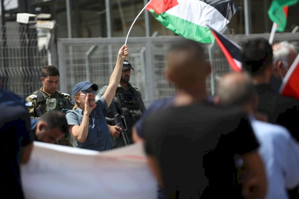 "هيومن رايتس ووتش": إجراءات إسرائيلية جديدة بحق الأجانب تُفاقم عزلة الفلسطينيين