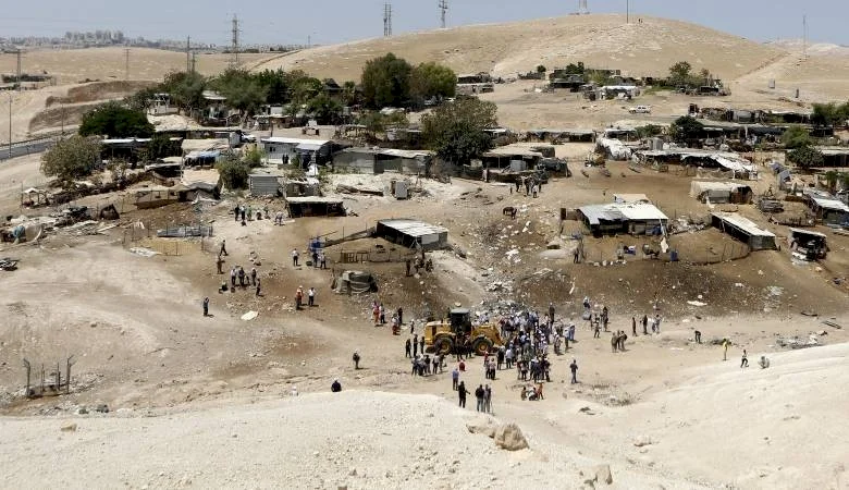 מתנחלים מקימים מוקד חדש סמוך להתיישבות בדואית ליד חאן אל-אחمر