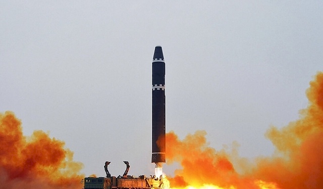كوريا الشمالية تطلق صاروخا بالستيا.. واليابان تتأهب!