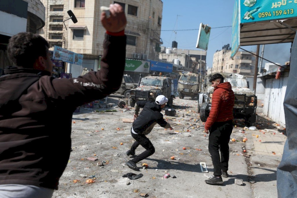 فيديو- 11 شهيداً وإصابات خطيرة برصاص الاحتلال خلال اقتحام نابلس