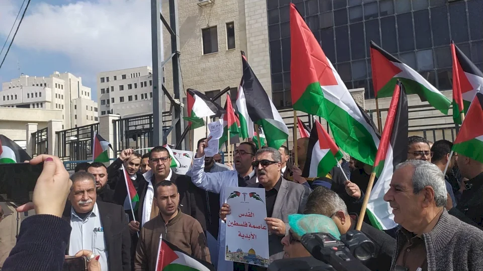  نقابة الأطباء تهدد بخطوات احتجاجية في حال عدم استجابة الحكومة لمطالبها