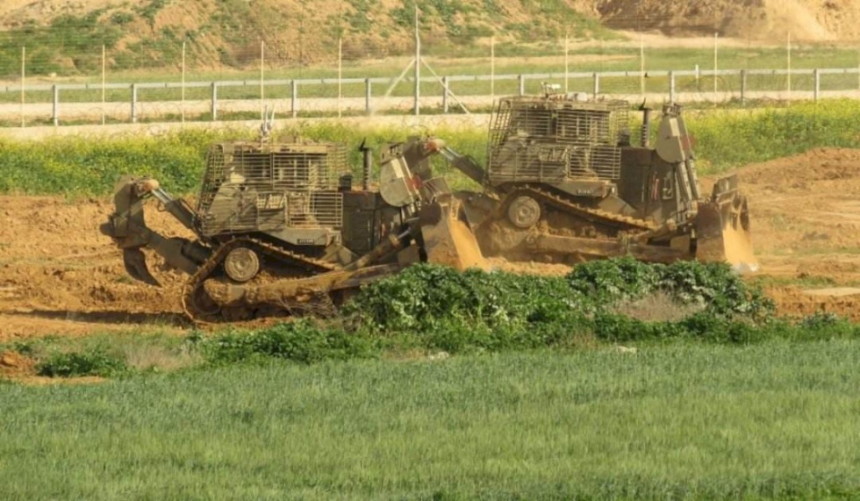 انفجار عبوة ناسفة في جرافة إسرائيلية على حدود قطاع غزة
