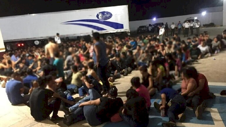 العثور على أكثر من 100 طفل مهاجر في مقطورة مهجورة في المكسيك