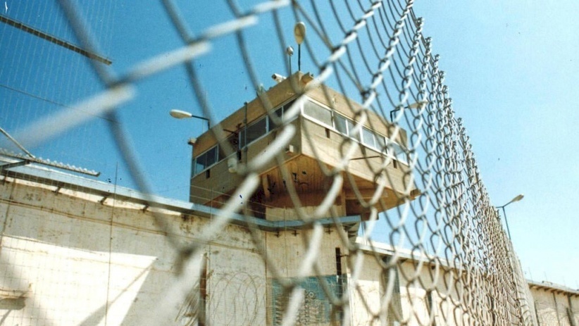 هيئة الأسرى: جرائم طبية بحق الأسرى المصابين في عيادة "سجن الرملة"   