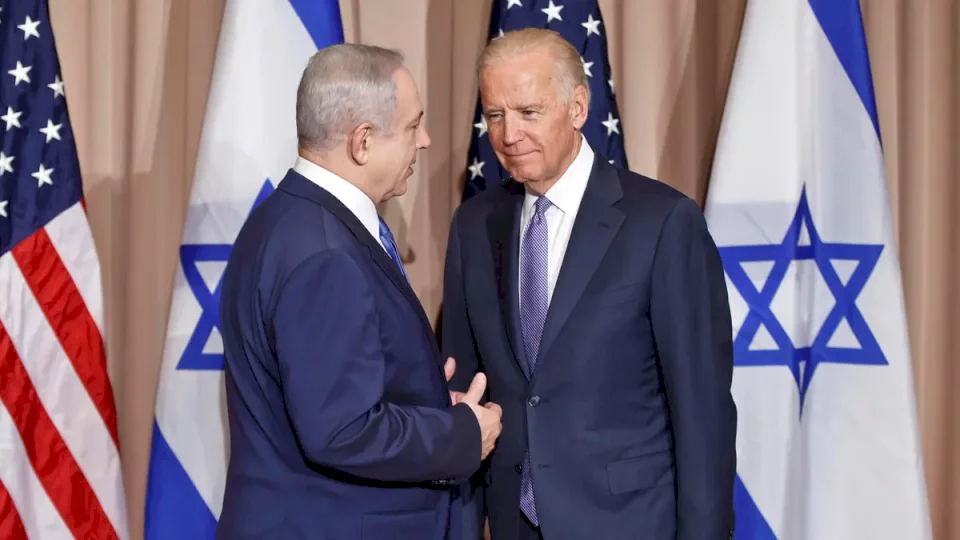 مسؤول إسرائيلي يكشف سبب عزوف بايدن عن دعوة نتنياهو للبيت الأبيض