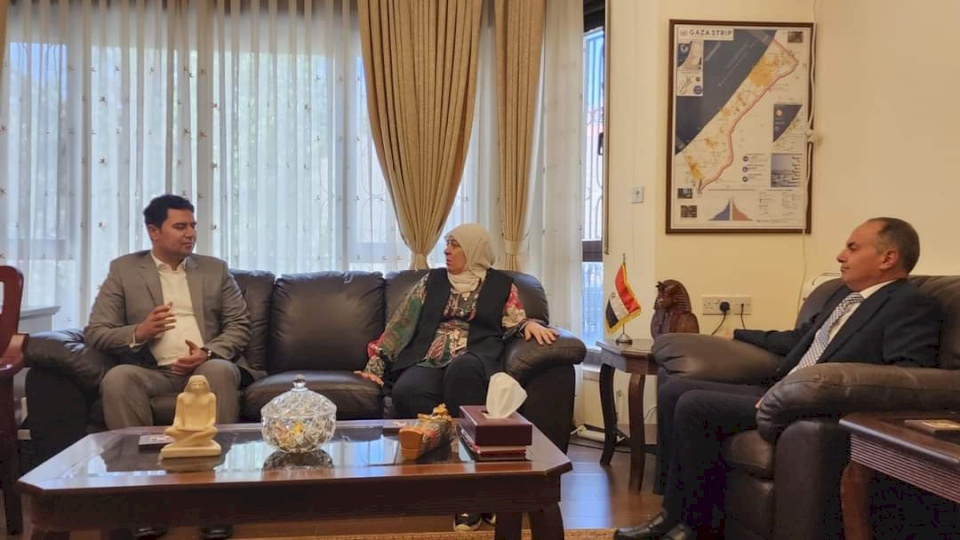 ليلى غنام تلتقي سفير مصر لدى فلسطين