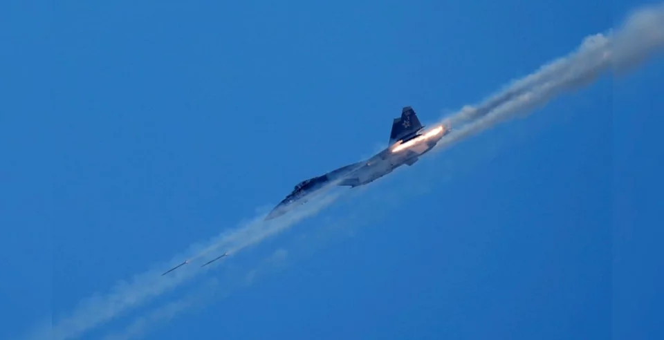 إيران ستتسلم الدفعة الأولى من طائرات “سوخوي-35” الروسية رغم تحذير واشنطن