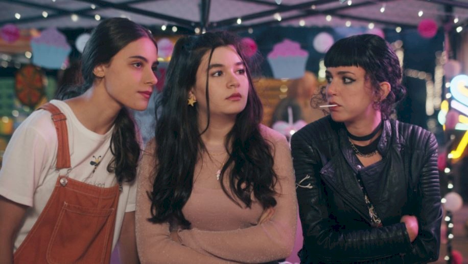 تيما الشوملي تعلن انتهاء تصوير "مدرسة الروابي للبنات".. أحداث أكثر خطورة