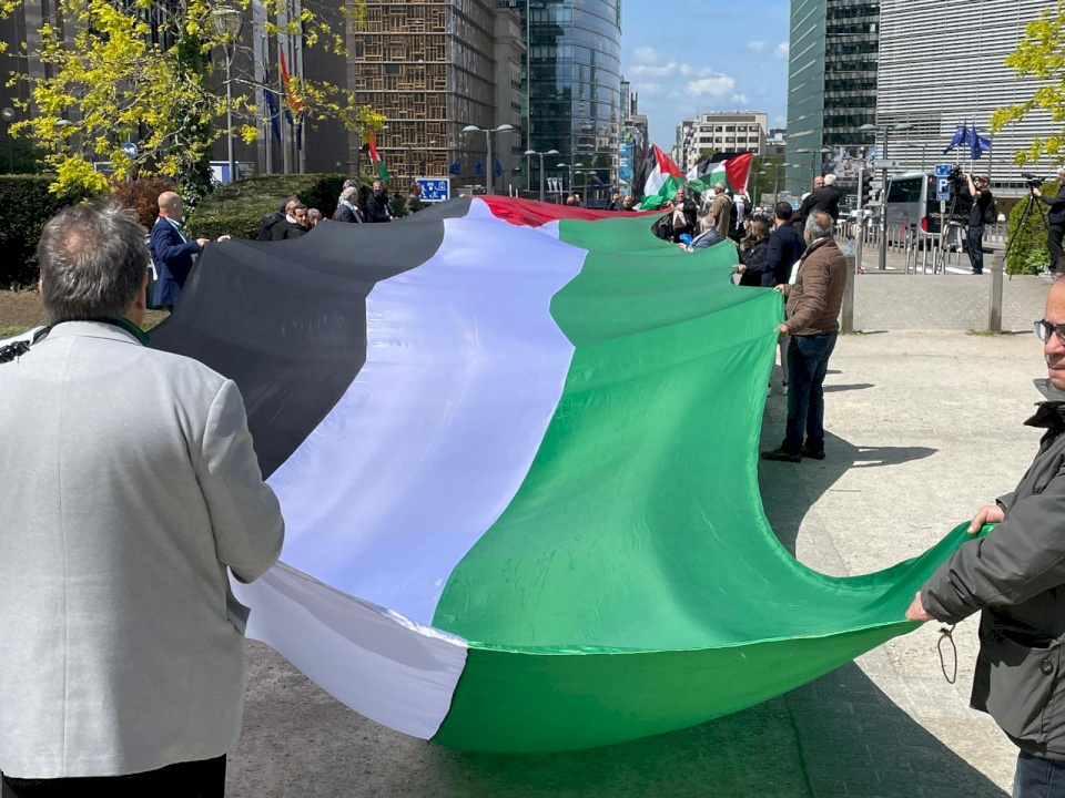 اتحاد الجاليات الفلسطينية في أوروبا ينظم تظاهرة في مقر الاتحاد الأوروبي ببروكسل