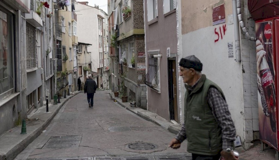 انقسام حول إردوغان في شارع طفولته في اسطنبول