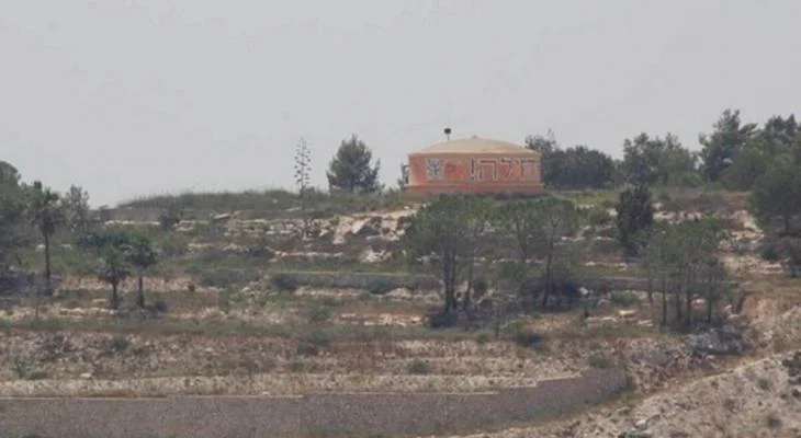 مستوطنون يعيدون إنشاء المدرسة الدينية في بؤرة حومش.. وبن غفير يعلق