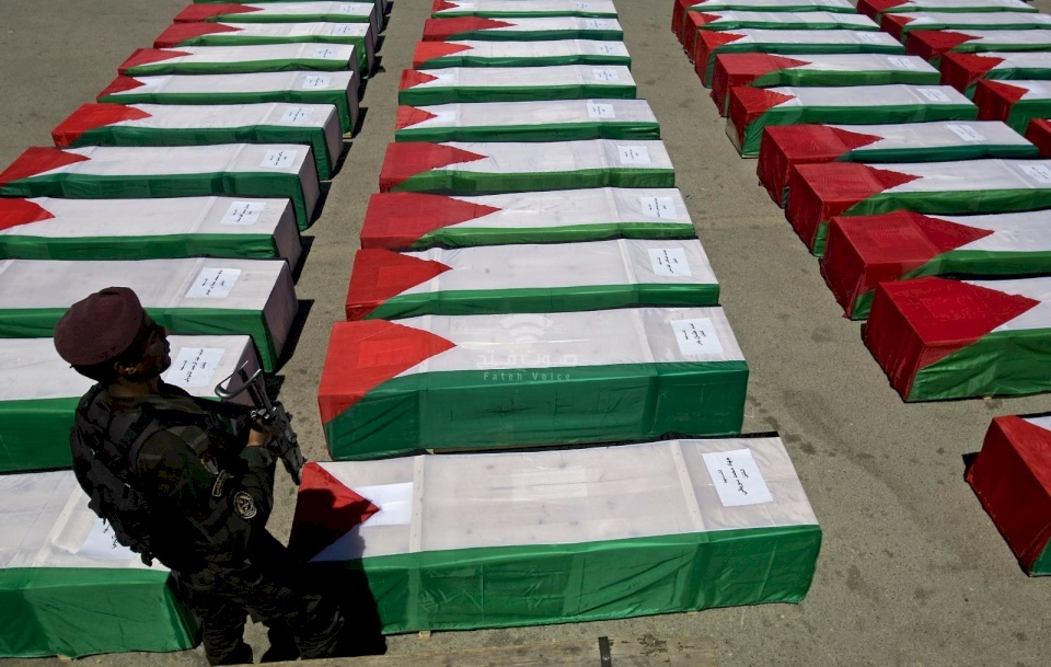 أقدمهم منذ 1980.. إسرائيل تحتجز جثامين 12 أسيراً