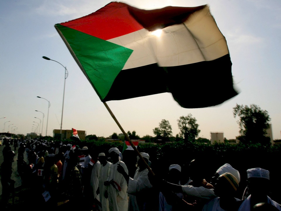 تمديد إغلاق المجال الجوي في السودان