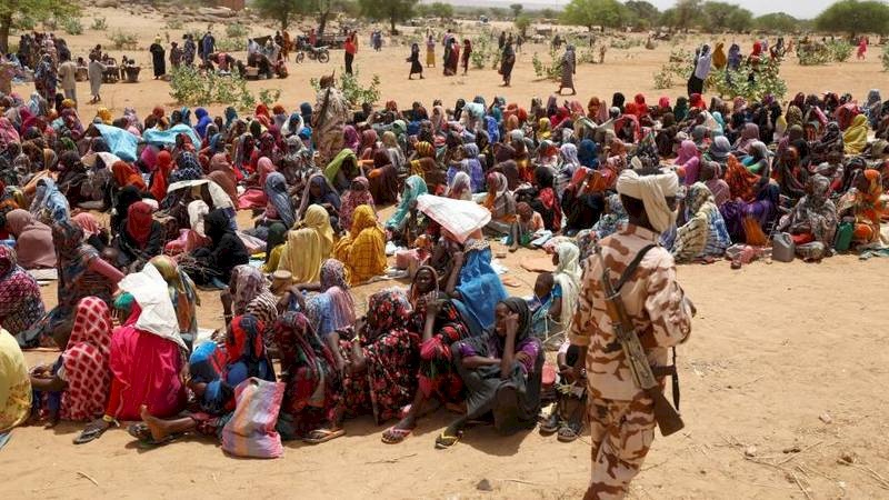 معارك متواصلة في السودان وتحذيرات من تفشي الحصبة بين النازحين