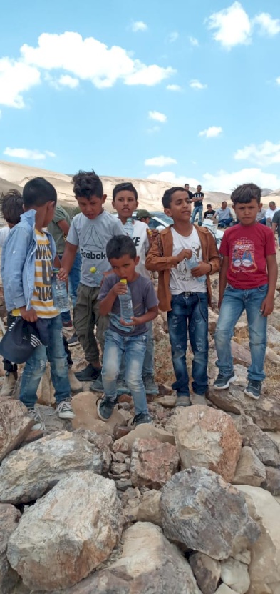 "البيدر": الاحتلال ومستوطنوه ينفذون 97 اعتداءً ضد الأطفال والمدارس بالتجمعات البدوية منذ بداية العام