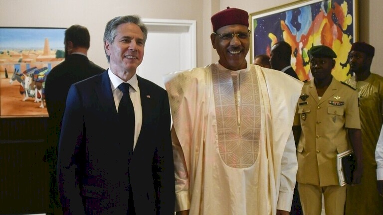 بلينكن يطالب بالإفراج عن رئيس النيجر