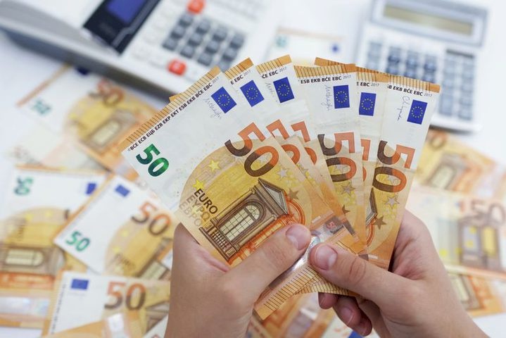 اليورو يرتفع إلى أعلى مستوى في 5 أشهر أمام الدولار