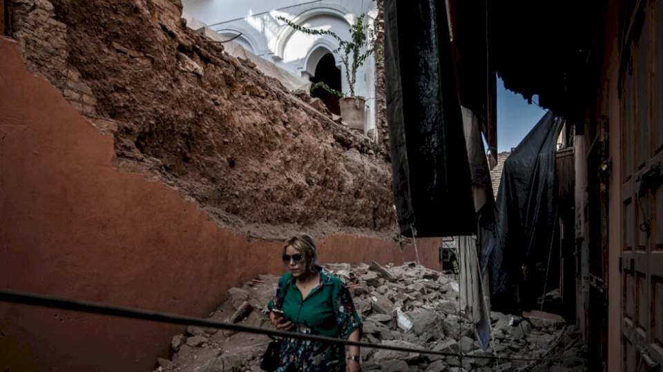 سياح لا يزالون في مراكش رغم الزلزال لكن شبح الركود يخيم على المدينة