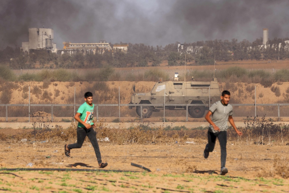 استشهاد شاب والعديد من الإصابات برصاص الاحتلال على حدود غزة