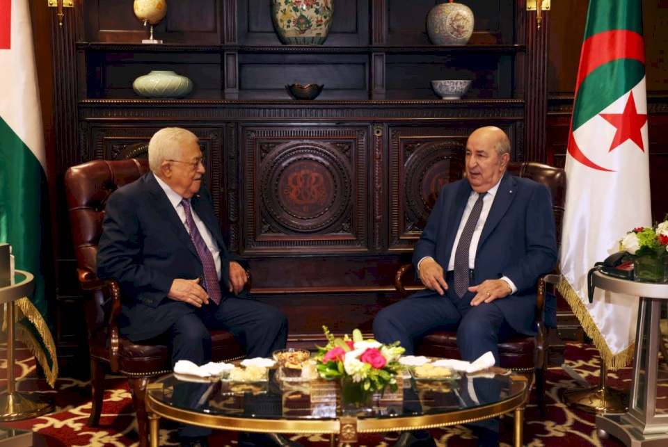 الرئيس عباس يجتمع مع نظيره الجزائري في نيويورك.. ماذا بحثا؟