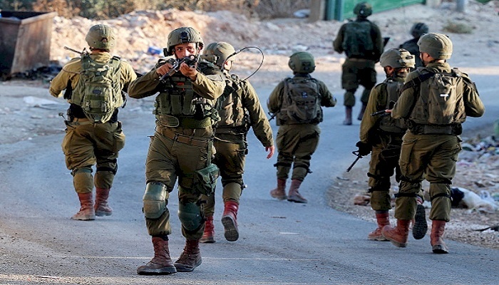 الاحتلال يزعم إصابة جنديين بعملية دهس بالأغوار ويطلق النار على فلسطيني