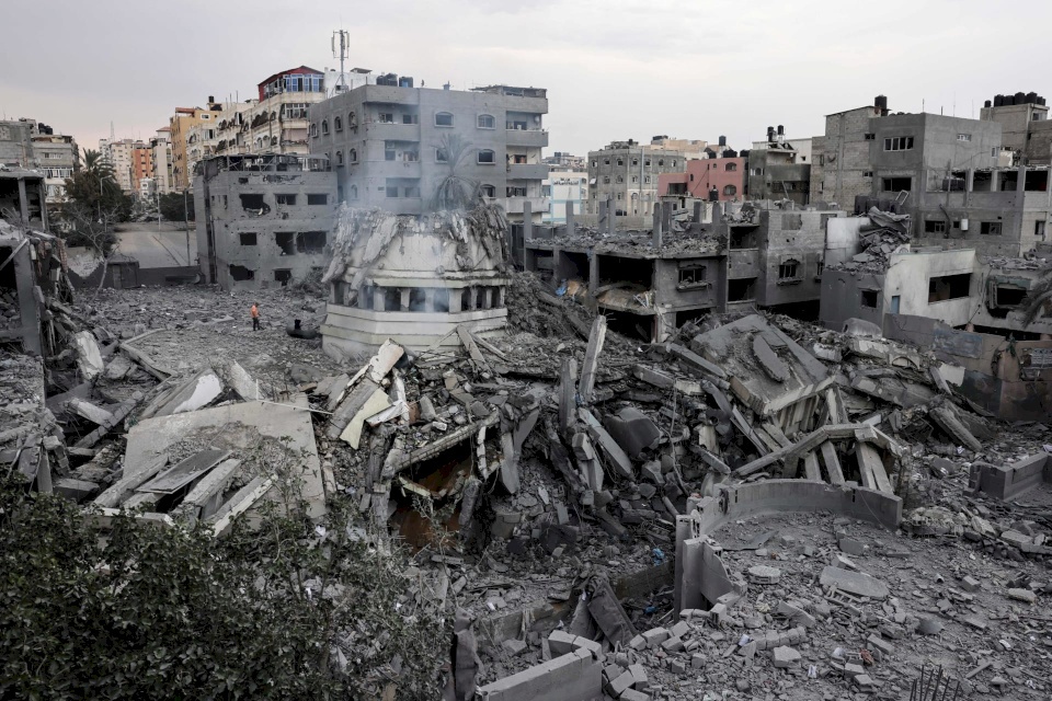 "غزة تحرق وتفجّر أكثر مما حدث في أفغانستان"!