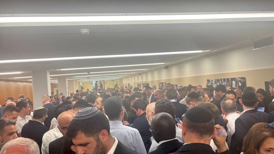 صواريخ المقاومة تصل القدس وتفضّ جلسة للكنيست