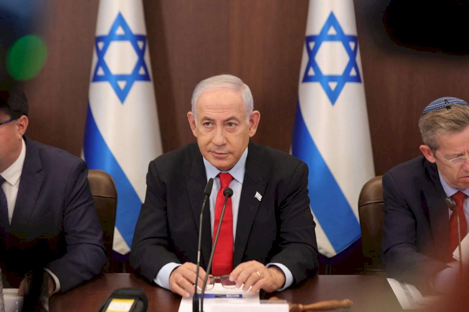 إسرائيل تطالب الصليب الأحمر بزيارة أسراها لدى المقاومة