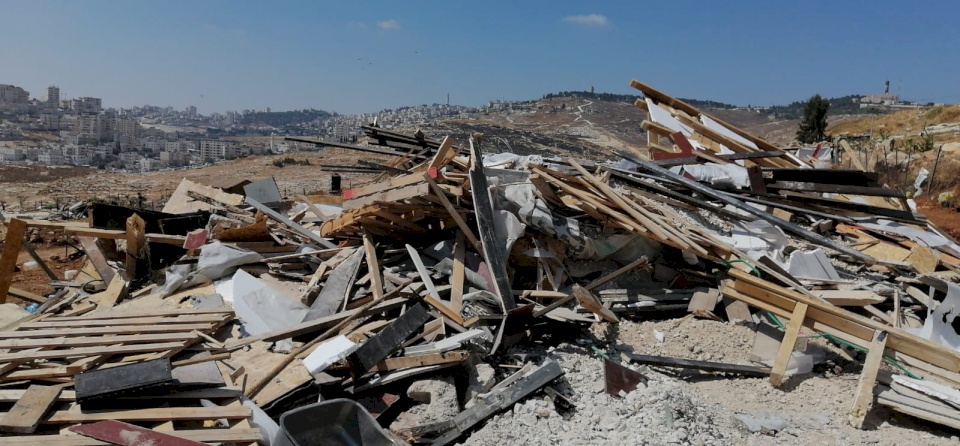 قوات الاحتلال تهدم منزلا في عوريف جنوب نابلس