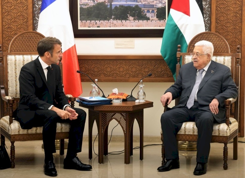  الرئيس لدى استقباله ماكرون: نطالب بوقف فوري للعدوان على شعبنا وعقد مؤتمر دولي للسلام