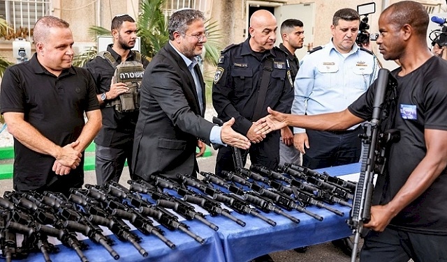 هستيريا السلاح.. سباق تسلح إسرائيلي للمستوطنين