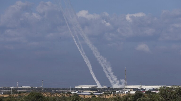 فيديو- إسرائيل تنشر مشاهد إسقاط صاروخ يمني فوق إيلات