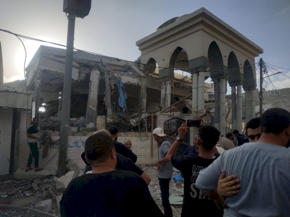 الاحتلال يدمر 3 مساجد قطاع غزة خلال ساعتين!