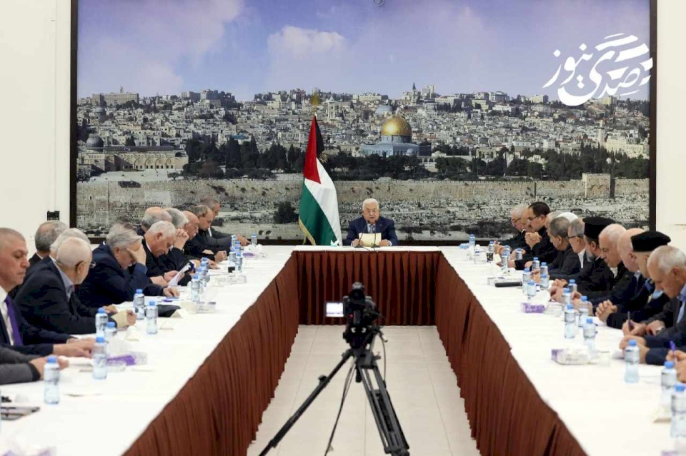 الرئيس في اجتماع القيادة: لن نستسلم للأمر الواقع ولن نسمح بتكرار نكبة فلسطين