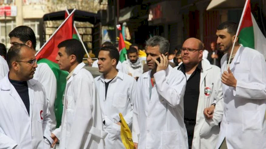 نقابة الأطباء تدعو لتشكيل حكومة طوارئ وتُهاجم الحكومة الحالية: "فشلت في مهامها"