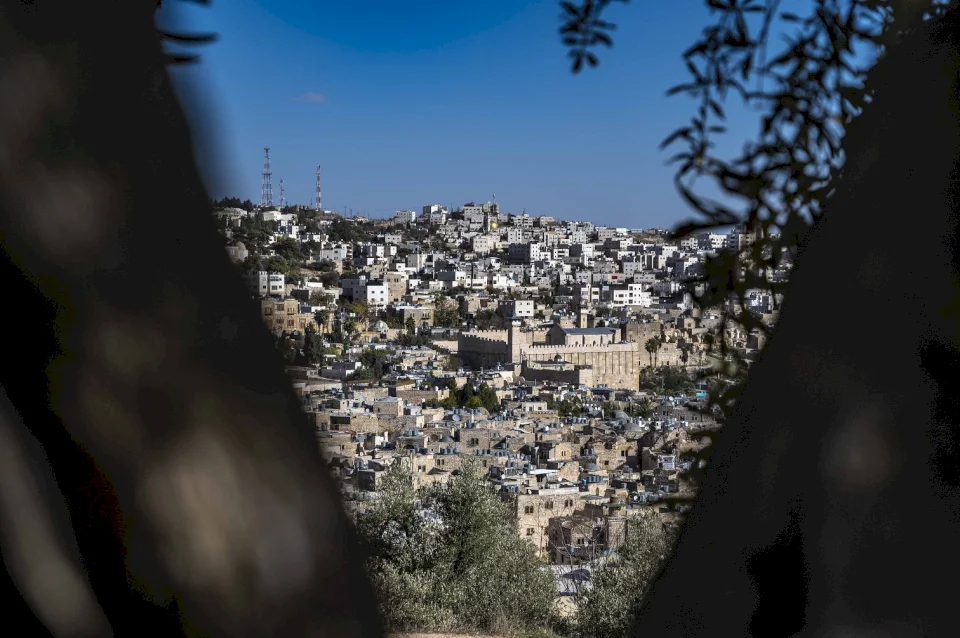 בתגובה ליוזמת חמשת השייחים.. שבטיי חברון דוחים את ההיפרדות מהרשות וההכרה בישראל