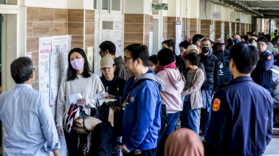 تايوان: الناخبون يدلون بأصواتهم في انتخابات رئاسية وتشريعية تتابعها الصين باهتمام شديد