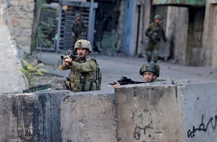 إصابة طفل بجروح حرجة وشاب برصاص الاحتلال شمال غرب القدس  