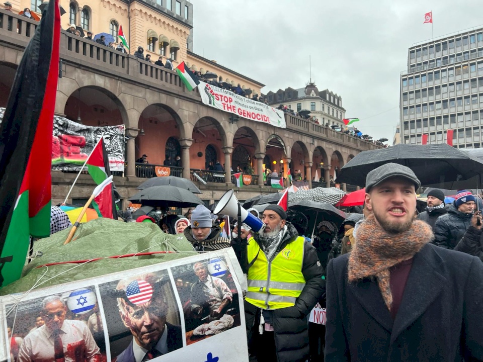 تظاهرة حاشدة في أوسلو دعماً لفلسطين ورفضاً لجرائم الاحتلال (فيديو وصور)