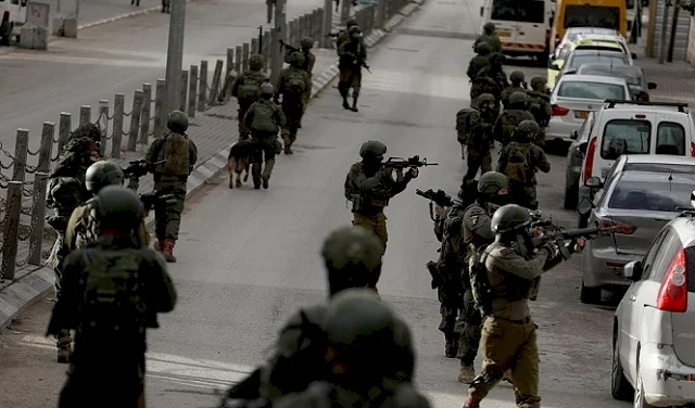 "מתעכבים" פורצים למחנה אל-עמארי וכוח הכיבוש מעלה תגבורות צבאיות