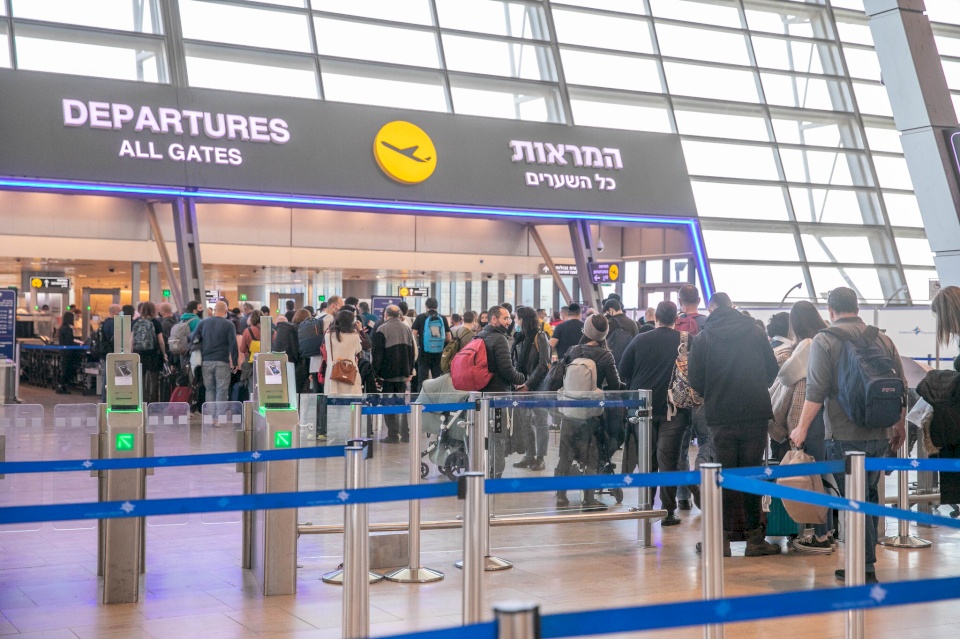 السلطات الإسرائيلية تدرس افتتاح الصالة رقم 1 في مطار بن غوريون بدءا من الشهر المقبل