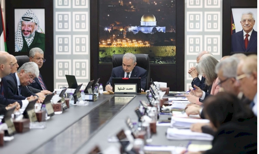 الحكومة تقرر دفع رواتب الموظفين قبل عيد الفطر بنسبة لا تقل عن 70%