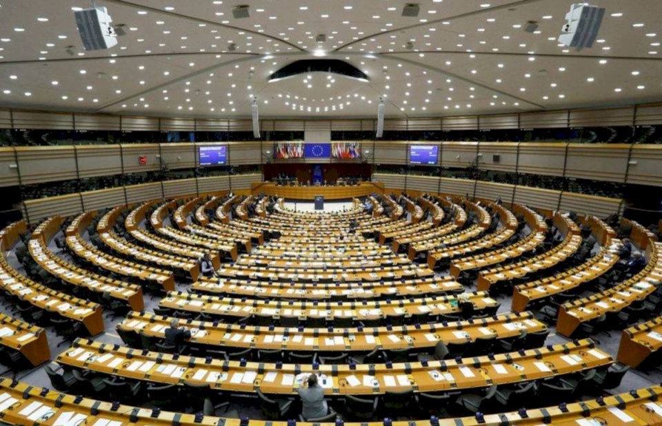 بلجيكا تحقق في «تدخل» روسي بالبرلمان الأوروبي